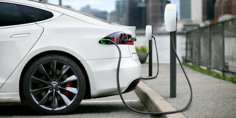 2022’de satılan her 10 otomobilden biri elektrikli oldu