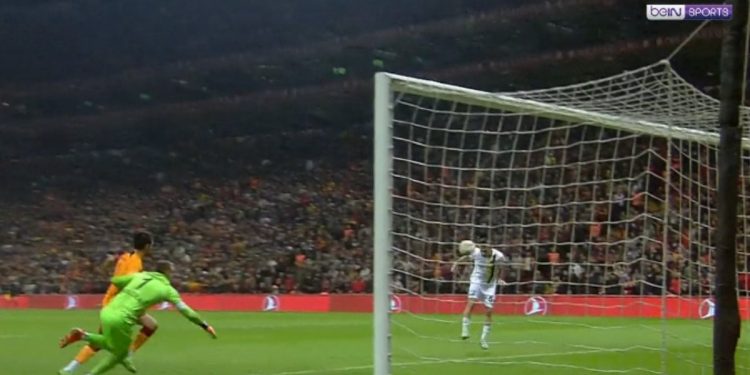 Emre Kılınç’ın Galatasaray maçında kaçırdığı pozisyon