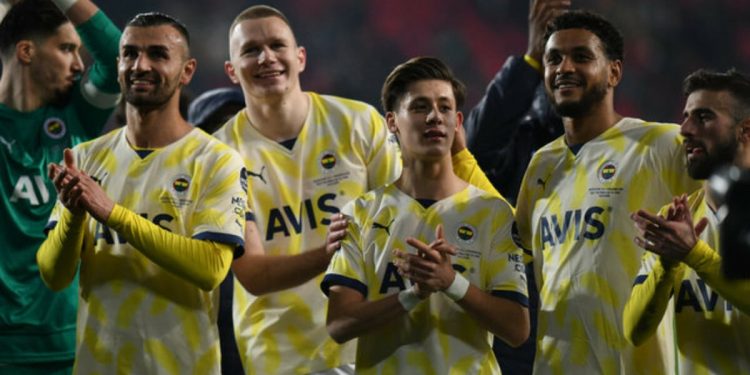 Fenerbahçe’den Beşiktaş’a 10 dakika uzatma cevabı