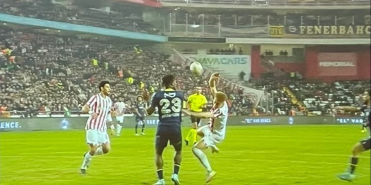 Fenerbahçe’nin Antalyaspor maçında iptal edilen golü