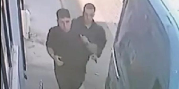 İzmir’de minibüste silahlı saldırıya uğradı, hayatını kaybetti