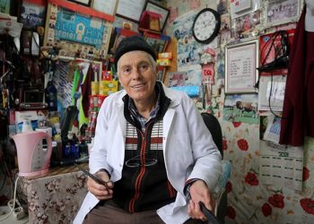 Kırklareli’de ‘musluksuz berber’, 4 metrekarelik dükkanında 43 yıldır saç sakal kesiyor