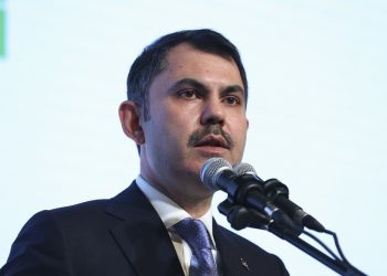 Murat Kurum: Van Gölü’müz hep mavi kalacak