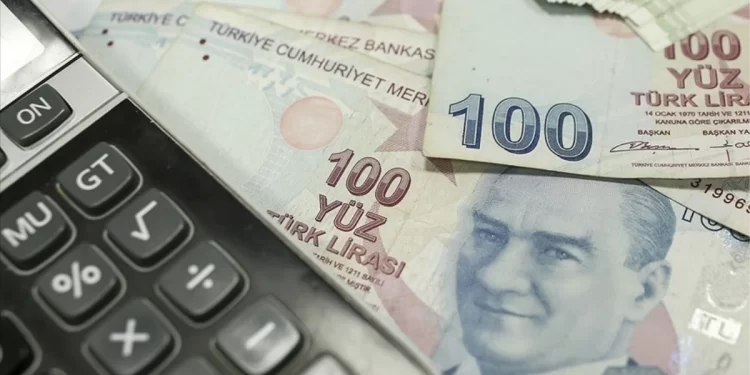 Ev kadınlarına ayda 2 bin 861 lira primle emeklilik yolu açılıyor! Devletten 1.430 TL katkı