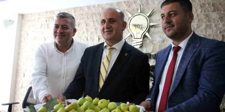 İncirliova Belediye Başkanı Aytekin Kaya, AK Parti’ye katıldı